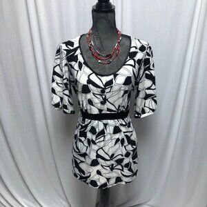 Essentials by Milano Top Womens Medium Black White Stretchy Ties in Back Blouse